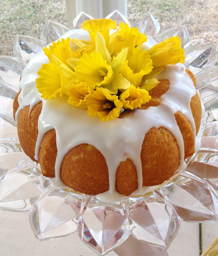 Finished product of the lemon cake