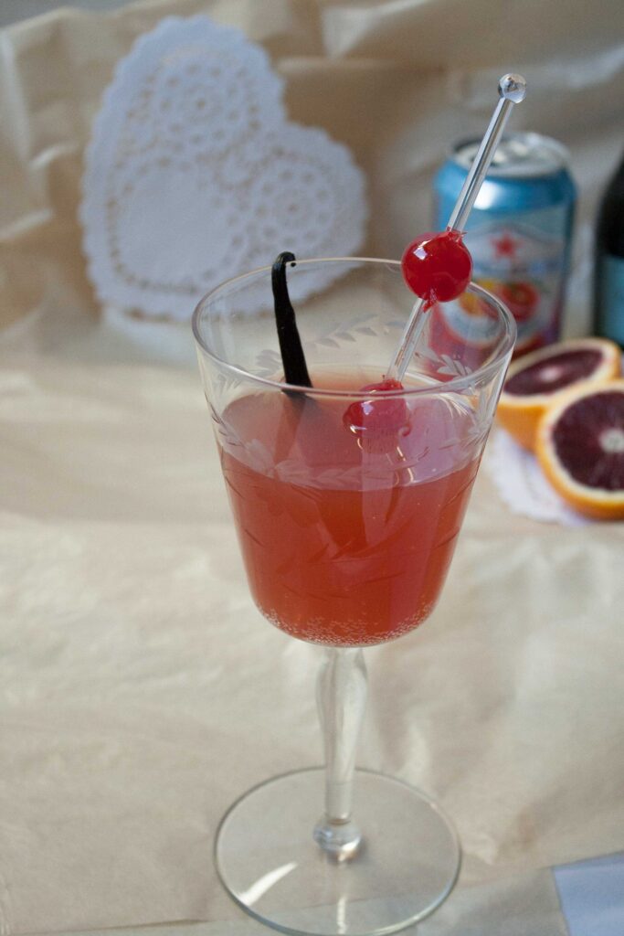 Finished product of the vanilla champagne cocktail