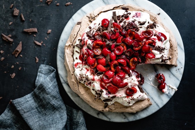 Finished product of the pavlova
