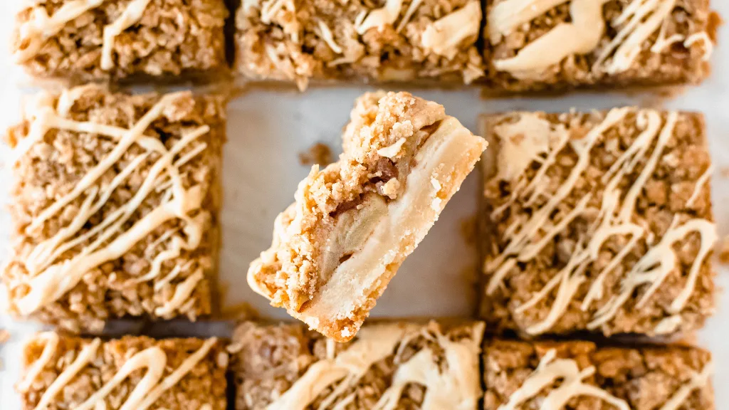 Easy Apple Pie Bars with Vanilla Shortbread Crust