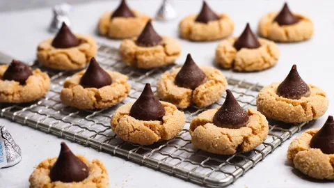 Peanut Butter Blossom Cookies